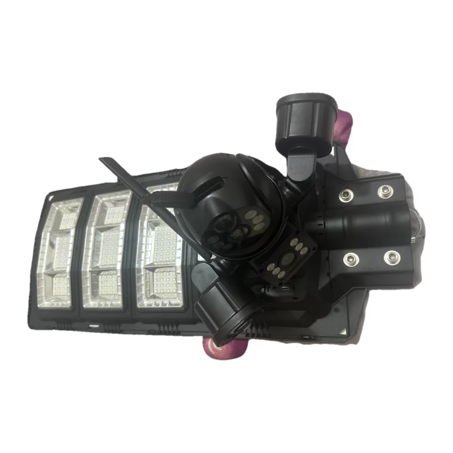 Lampadaire solaire caméra 4G · 3 objectifs FSL — sécurité solaire à Dakar